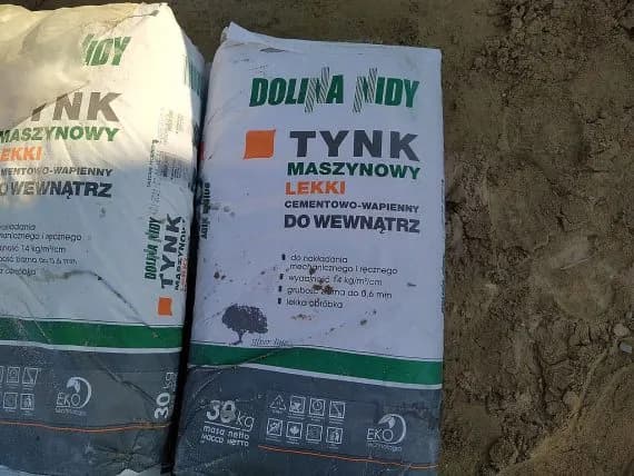 Tynk cementowo-wapienny Dolina Nidy: ile waży paleta i ile worków? Tynk cementowo-wapienny Dolina Nidy: ile waży paleta i ile worków?